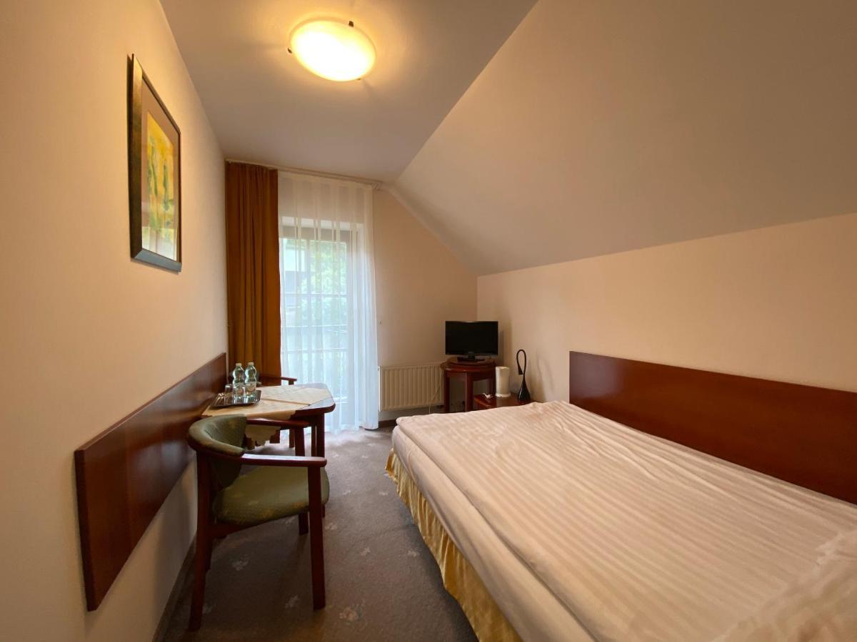 Hotel Grant Криница-Здруй Екстериор снимка