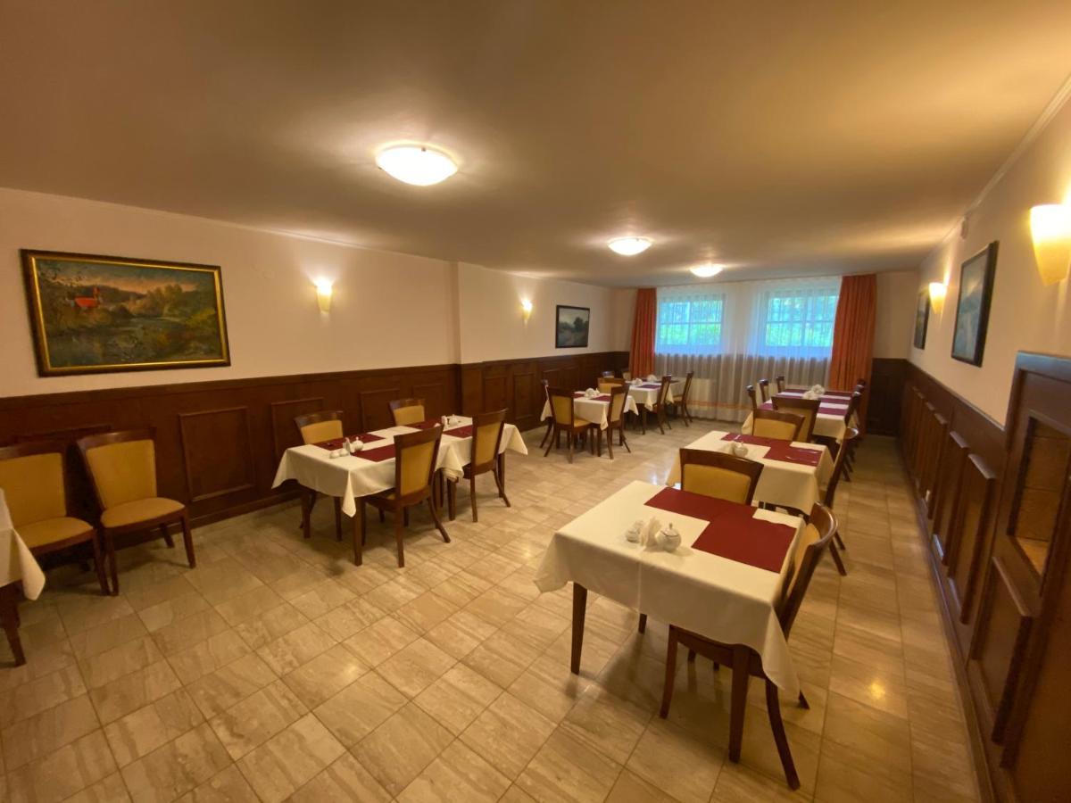 Hotel Grant Криница-Здруй Екстериор снимка