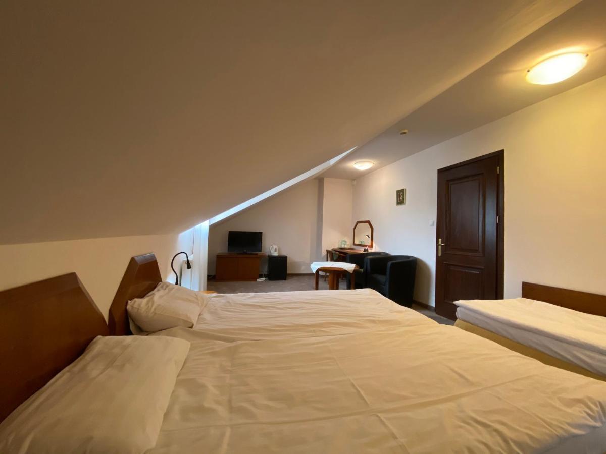 Hotel Grant Криница-Здруй Екстериор снимка
