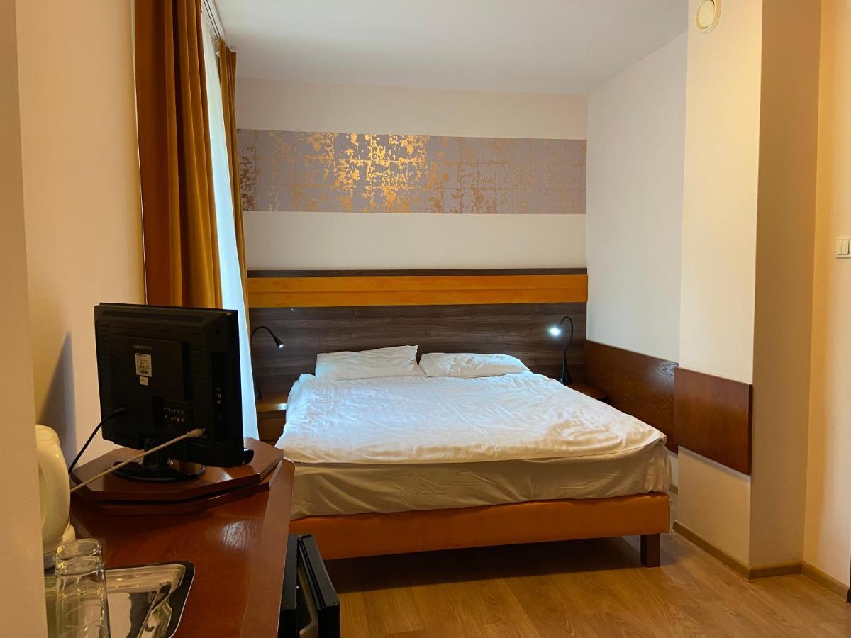 Hotel Grant Криница-Здруй Екстериор снимка