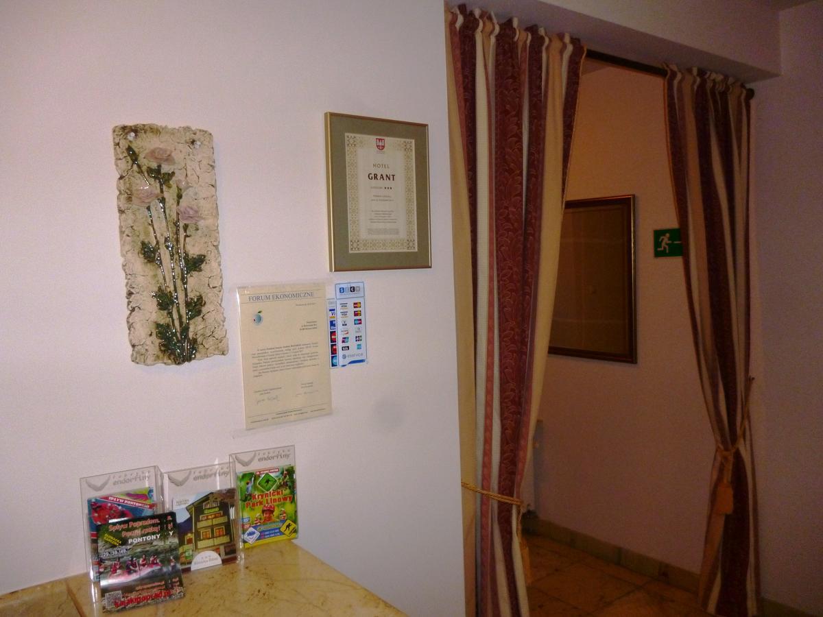 Hotel Grant Криница-Здруй Екстериор снимка