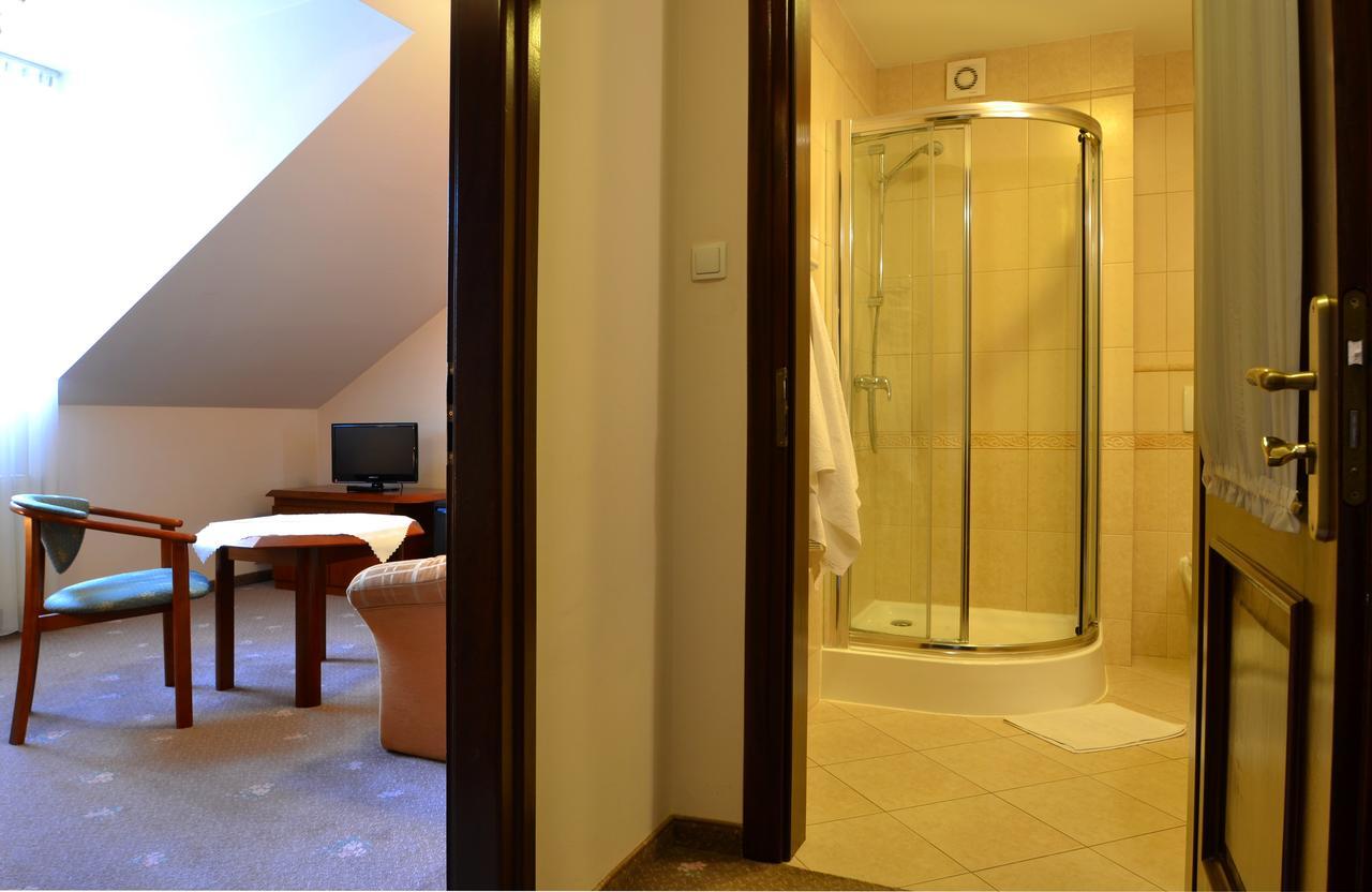 Hotel Grant Криница-Здруй Екстериор снимка