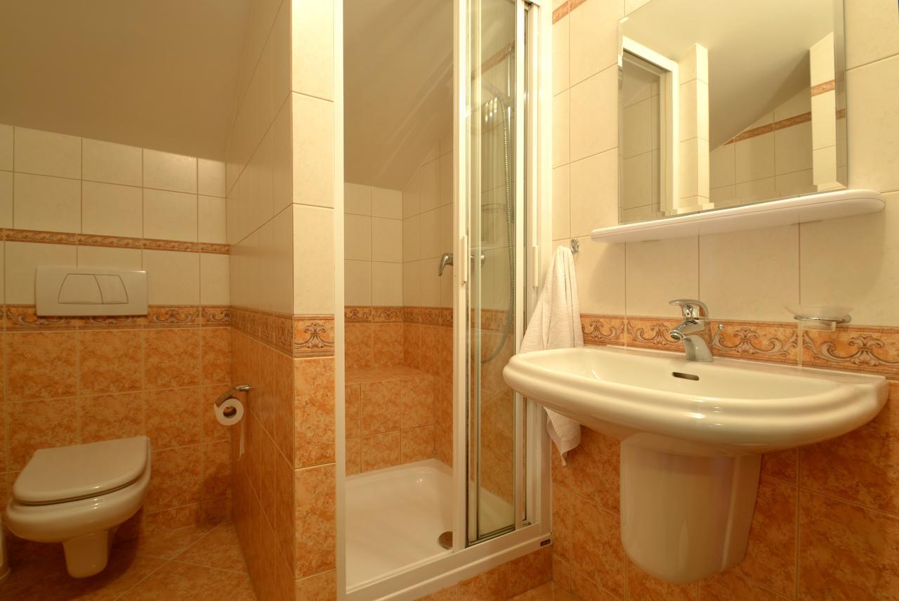 Hotel Grant Криница-Здруй Екстериор снимка